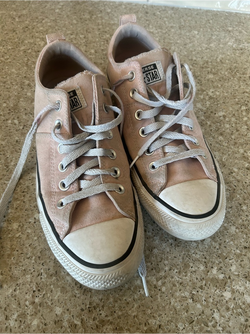 Converse Madison Low Top Sneakers in Light Pink